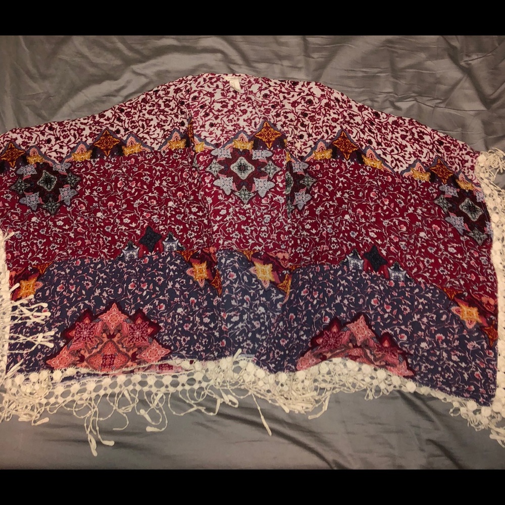 Patterned shawls - Picture 5 of 5
